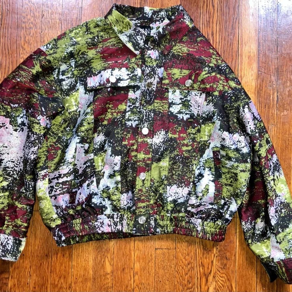 Abstract Patterned Jacket - Picture 1 of 3